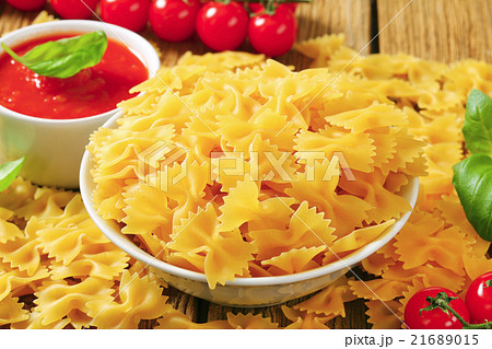 Bow tie pasta 21689015
