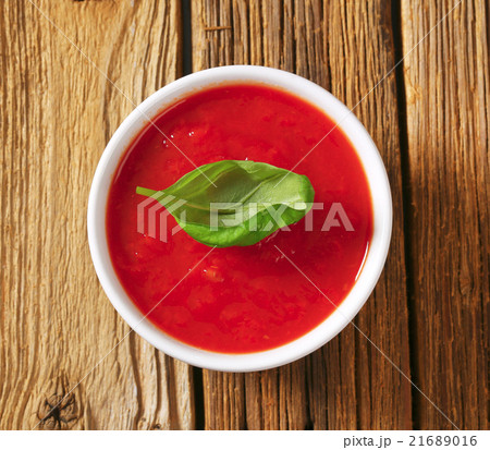 Tomato puree 21689016