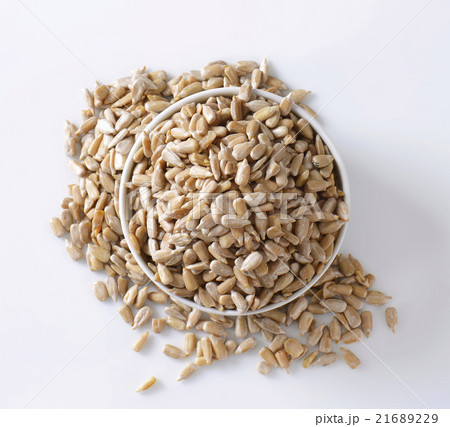 Raw sunflower seeds Raw sunflower seeds 21689229