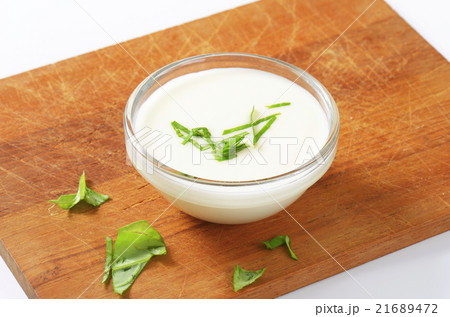 Creamy salad dressing 21689472