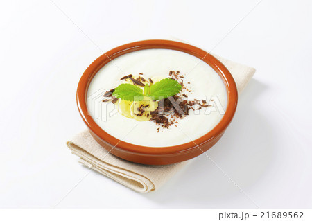 Pureed Rice Pudding with banana and chocolate 21689562