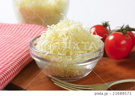 Freshly shredded horseradish Freshly shredded horseradish 21689571