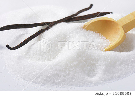 Heap of white sugar 21689603