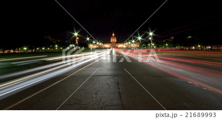 Les Invalides at night - Paris, France 21689993