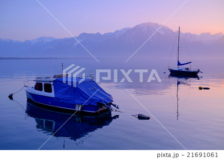 Lake Geneva at dusk 21691061