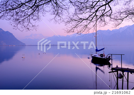 Lake Geneva at dusk Lake Geneva at dusk 21691062