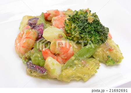 おいしい海老とアボカドのサラダ 21692691