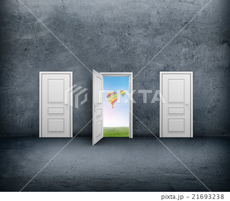 Open door with a view of the sky and hot air 21693238