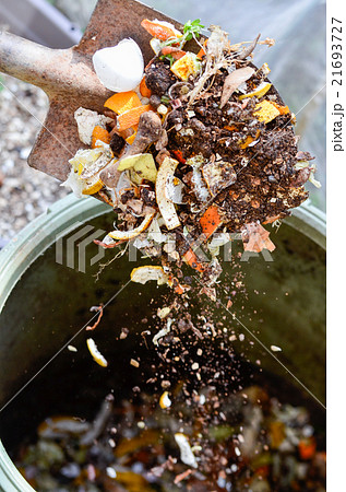 生ゴミ堆肥の攪拌 生ゴミ堆肥の攪拌 21693727
