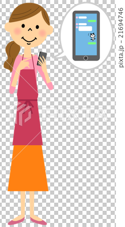 スマートフォンを触るエプロンの女性   21694746
