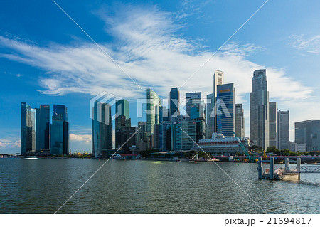 シンガポールのダウンタウン コアの高層ビル群の写真素材