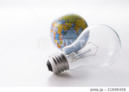 白熱電球と地球儀 21696408