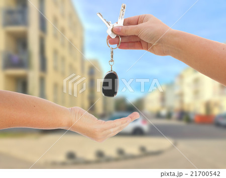 Two hands and a key 21700542