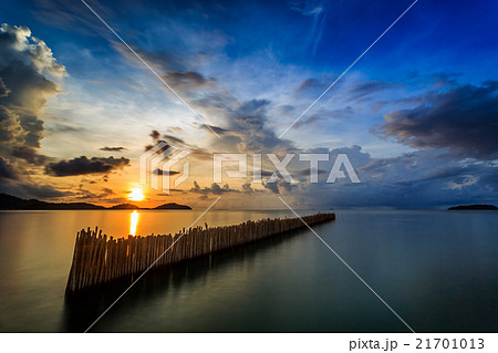 Long exposure of sunrise in Phuket, Thailand Long exposure of sunrise in Phuket, Thailand 21701013