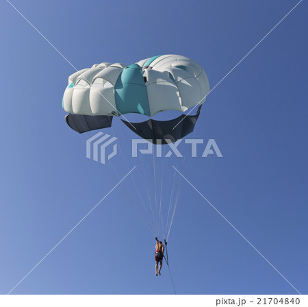 paraplan parachute in sky paraplan parachute in sky 21704840