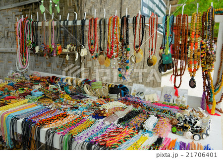 バリ島から３０分の離島 レンボンガン島のお土産屋さんの写真素材