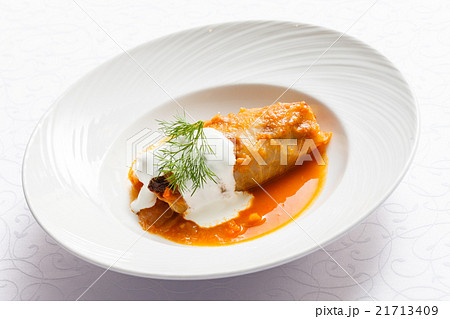 stuffed cabbage leaf 21713409