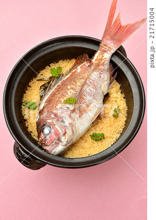 鯛めし(鯛飯)、天然マダイの土鍋ごはんです。醤油味付け。 鯛めし(鯛飯)、天然マダイの土鍋ごはんです。醤油味付け。 21715004