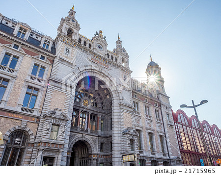 Front of Antwerp train station 21715965