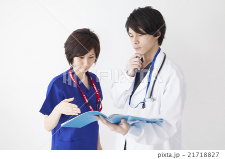 スクラブを着た医師 スクラブを着た医師 21718827