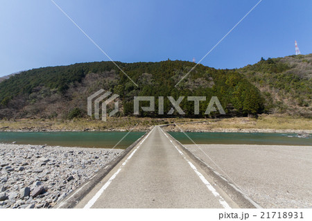 高知県四万十町　茅吹手沈下橋 21718931