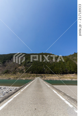 高知県四万十町 茅吹手沈下橋 高知県四万十町 茅吹手沈下橋 21718933