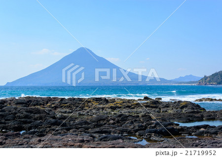 開聞岳と海辺 21719952