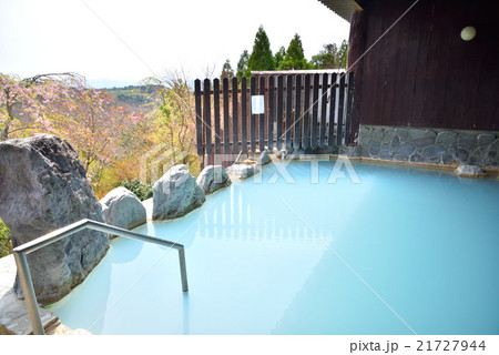 青白色の湯 岳の湯温泉 熊本県小国町 青白色の湯 岳の湯温泉 熊本県小国町 21727944