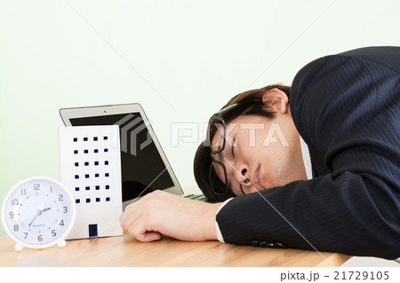 寝るビジネスマン 寝るビジネスマン 21729105