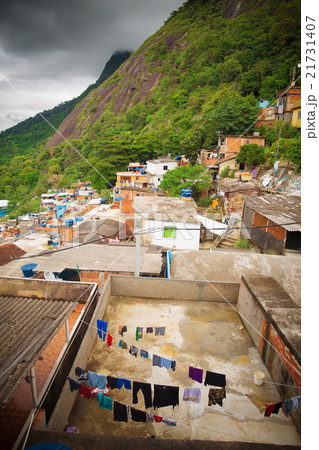 Rio de Janeiro downtown and favela 21731407