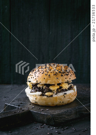 Black rice veggie burger Black rice veggie burger 21736533
