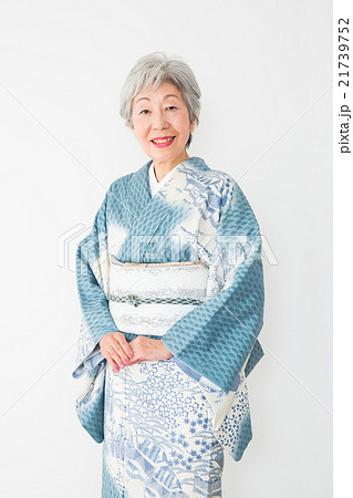 着物の女性　 21739752