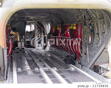 航空自衛隊輸送ヘリコプターCH-47J機内_1 航空自衛隊輸送ヘリコプターCH-47J機内_1 21739830