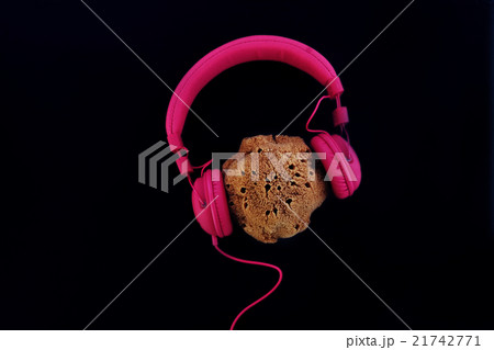 Sponge with headphones 21742771