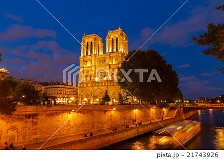 Notre Dame cathedral, Paris France 21743926
