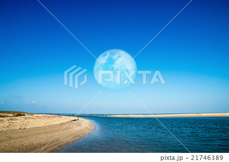 Estuary and the Moon 21746389