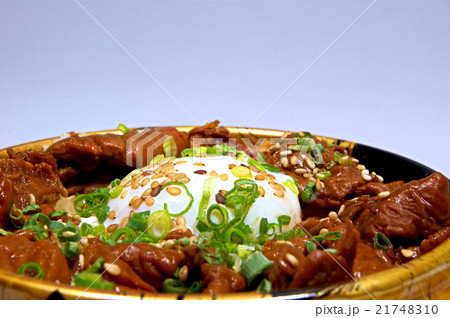 温泉玉子のせの焼肉丼 温泉玉子のせの焼肉丼 21748310