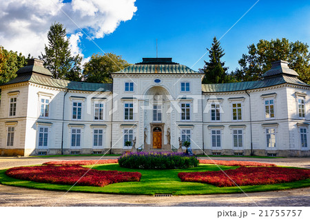 Building in Lazienki Park, Warsaw Building in Lazienki Park, Warsaw 21755757
