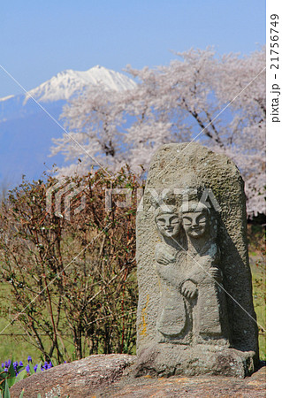 安曇野の春　水色の時道祖神 21756749