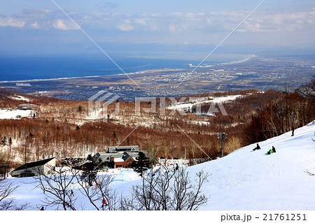 手稲山から見る早春の石狩平野と石狩湾 手稲山から見る早春の石狩平野と石狩湾 21761251