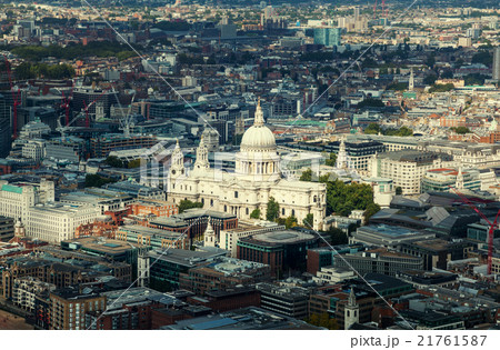 aerial view  with st. Paul's cathedral London, UK 21761587
