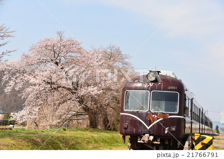 旧長野電鉄信濃川田駅の静態保存 21766791