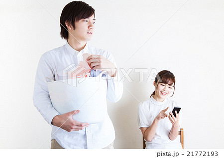 家事を手伝わない妻　夫怒る 21772193