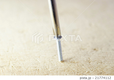 木ネジとドライバー 木ネジとドライバー 21774112