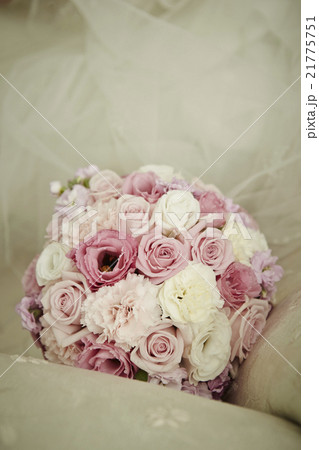 ウェディングブーケ ウェディングブーケ 21775751