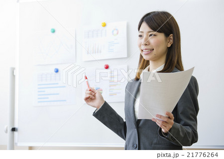 ビジネス　女性 21776264