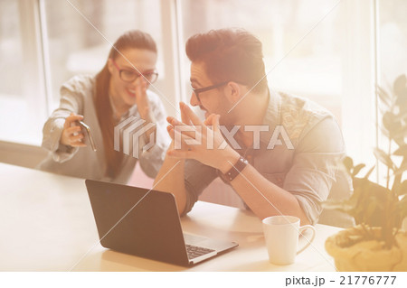 Freelance man and woman Freelance man and woman 21776777