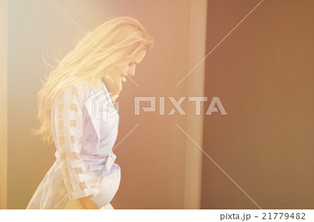 Beautiful lady with long brown hair 21779482