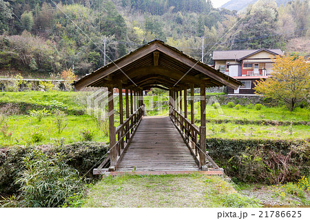 内子町の田丸橋　春 21786625