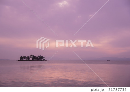島根 宍道湖の夕景 紫色のサンセット 島根 宍道湖の夕景 紫色のサンセット 21787735